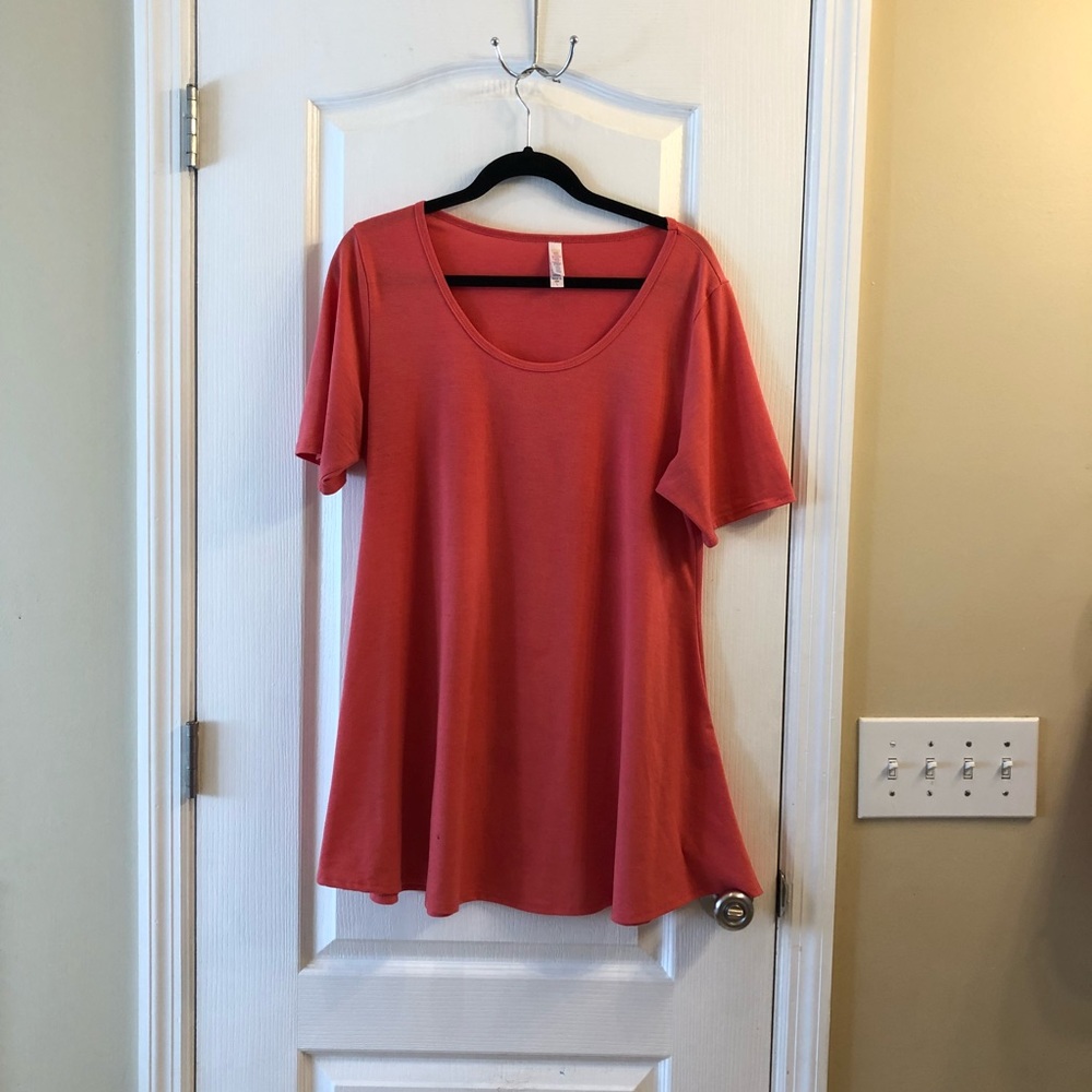Large Perfect Tee in Coral!